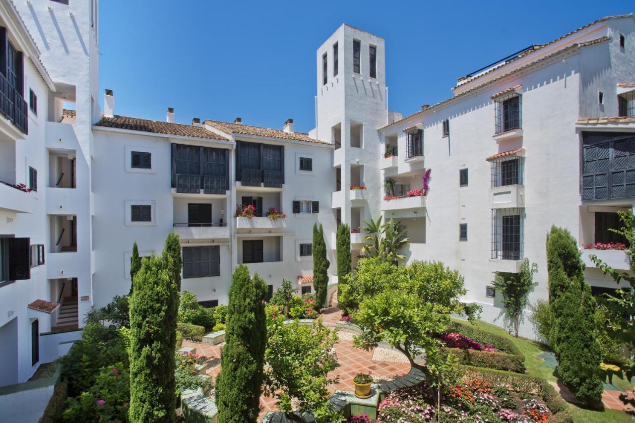 Beachfront Luxury Complex With Tropical Gardens & Pools Marbella Exterior photo