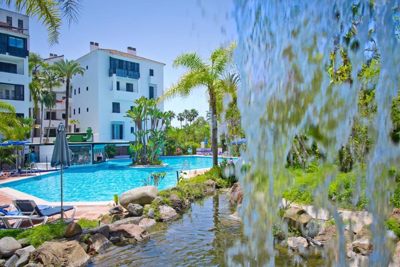 Beachfront Luxury Complex With Tropical Gardens & Pools Marbella Exterior photo